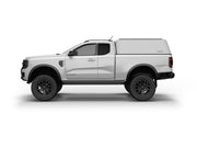 Hard top RSI SmartCap EVOh Hatchback per Ford Ranger 2023+ Extra Cab, vista laterale su sfondo bianco