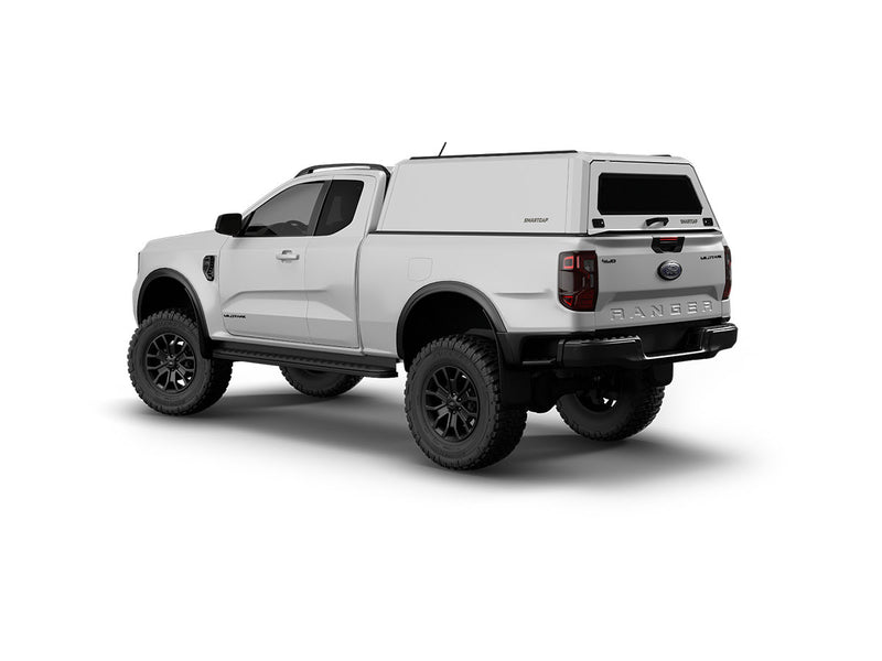 Hard top RSI SmartCap EVOh Hatchback per Ford Ranger 2023+ Extra Cab, vista posteriore 3/4 su sfondo bianco