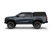 Hard top RSI SmartCap EVOh Hatchback per Isuzu D-Max 2020+ Double Cab, vista laterale su sfondo bianco