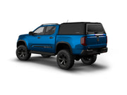 Hard top RSI SmartCap EVOh Hatchback per Volkswagen Amarok 2023+ Double Cab, vista posteriore 3/4 su sfondo bianco