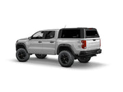 Hard top RSI SmartCap EVOs Sport per Chevrolet Colorado / GMC Canyon 2023+ Crew Cab 5', vista posteriore 3/4 su sfondo bianco