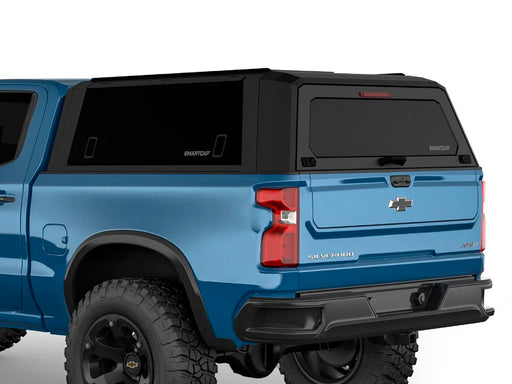 Hard top RSI SmartCap EVOs Sport per Chevrolet Silverado / GMC Sierra 1500 2019+ Short Bed 5,8', vista posteriore 3/4 ravvicinata