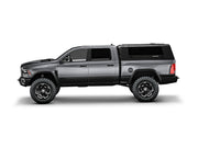 Hard top RSI SmartCap EVOs Sport per RAM 1500 DS 2009+ Standard Bed, vista laterale su sfondo bianco