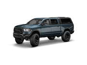 Hard top RSI SmartCap EVOs Sport per RAM 1500 DT 2019+ Short Bed 5,7', vista anteriore 3/4 su sfondo bianco