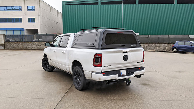Hard top RSI SmartCap EVOs Sport montato su RAM 1500 DT 2019+ Short Bed 5,7', foto reale