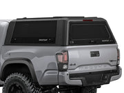 Hard top RSI SmartCap EVOs Sport per Toyota Tacoma 2016–2023 Short Bed 5', vista posteriore 3/4 ravvicinata