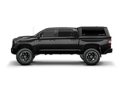Hard top RSI SmartCap EVOs Sport per Toyota Tundra 2007–2021 Short Bed 5,5', vista laterale su sfondo bianco