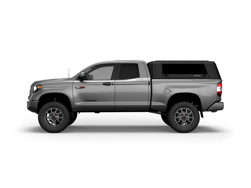 Hard top RSI SmartCap EVOs Sport per Toyota Tundra 2007–2021 Standard Bed 6,5', vista laterale su sfondo bianco