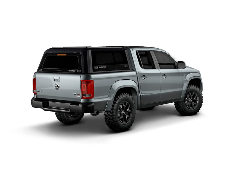Hard top RSI SmartCap EVOs Sport per Volkswagen Amarok 2010–2022 Double Cab, vista posteriore 3/4 lato destro su sfondo bianco