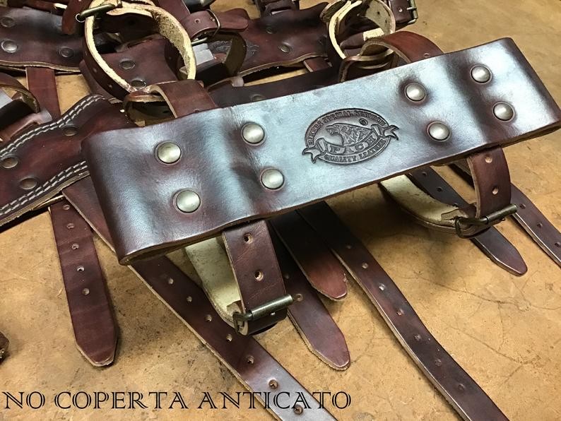 PORTA COPERTA PER MOTO LINEA "PACH" IN CUOIO 4MM