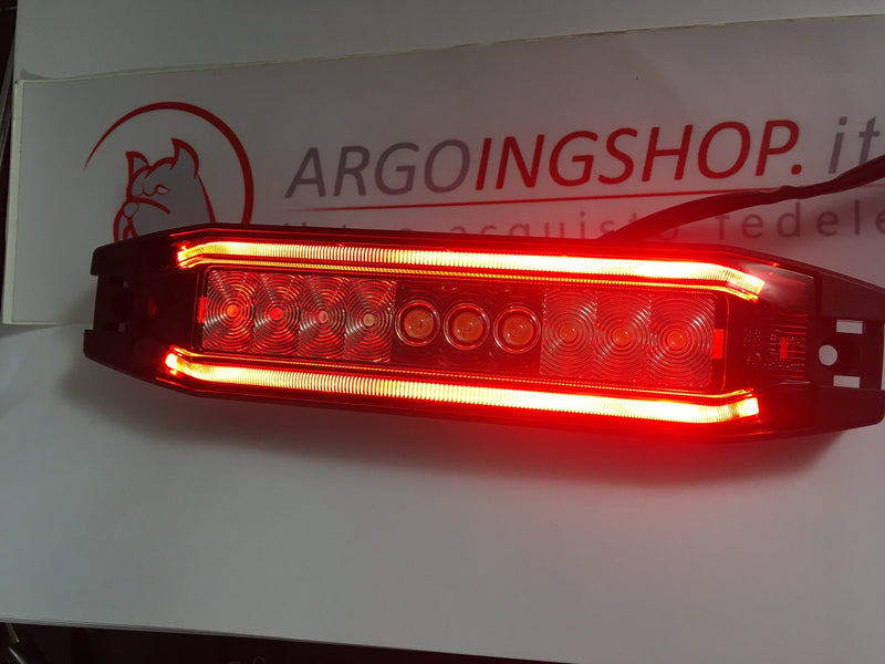 LUCE LED  POSTERIORE CON SEGNALE DI DIREZIONE PER AUTO E VEICOLI COMMERCIALI