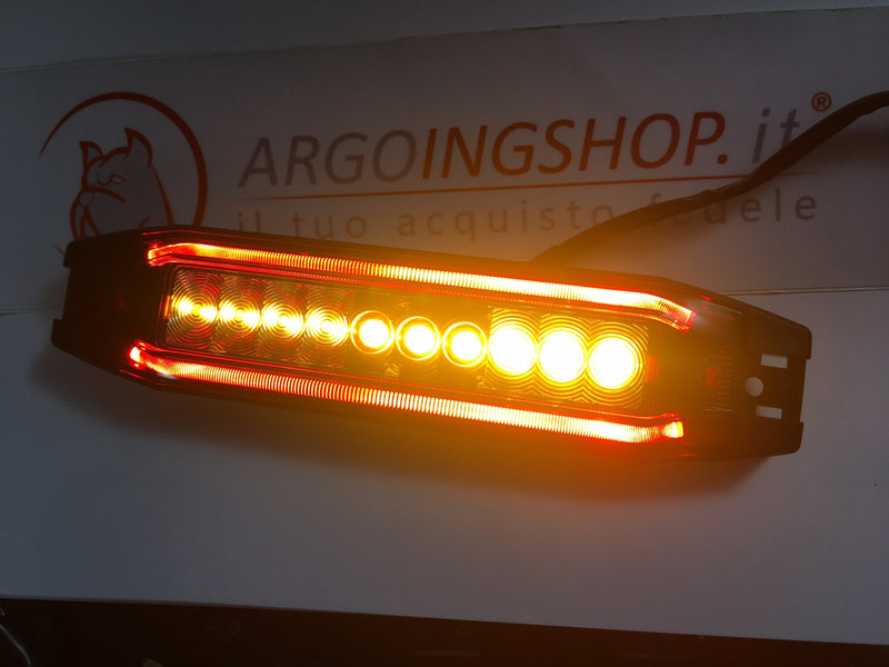 LUCE LED  POSTERIORE CON SEGNALE DI DIREZIONE PER AUTO E VEICOLI COMMERCIALI