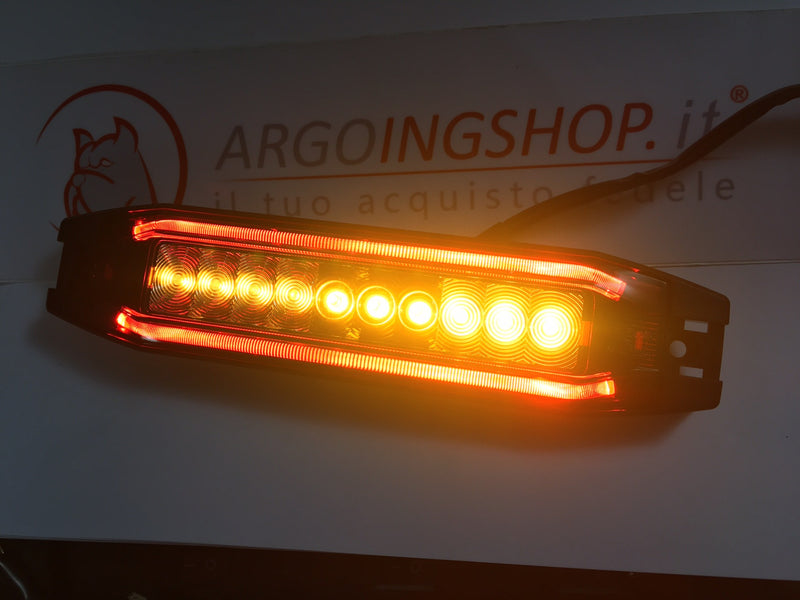 LUCE LED  POSTERIORE CON SEGNALE DI DIREZIONE PER AUTO E VEICOLI COMMERCIALI